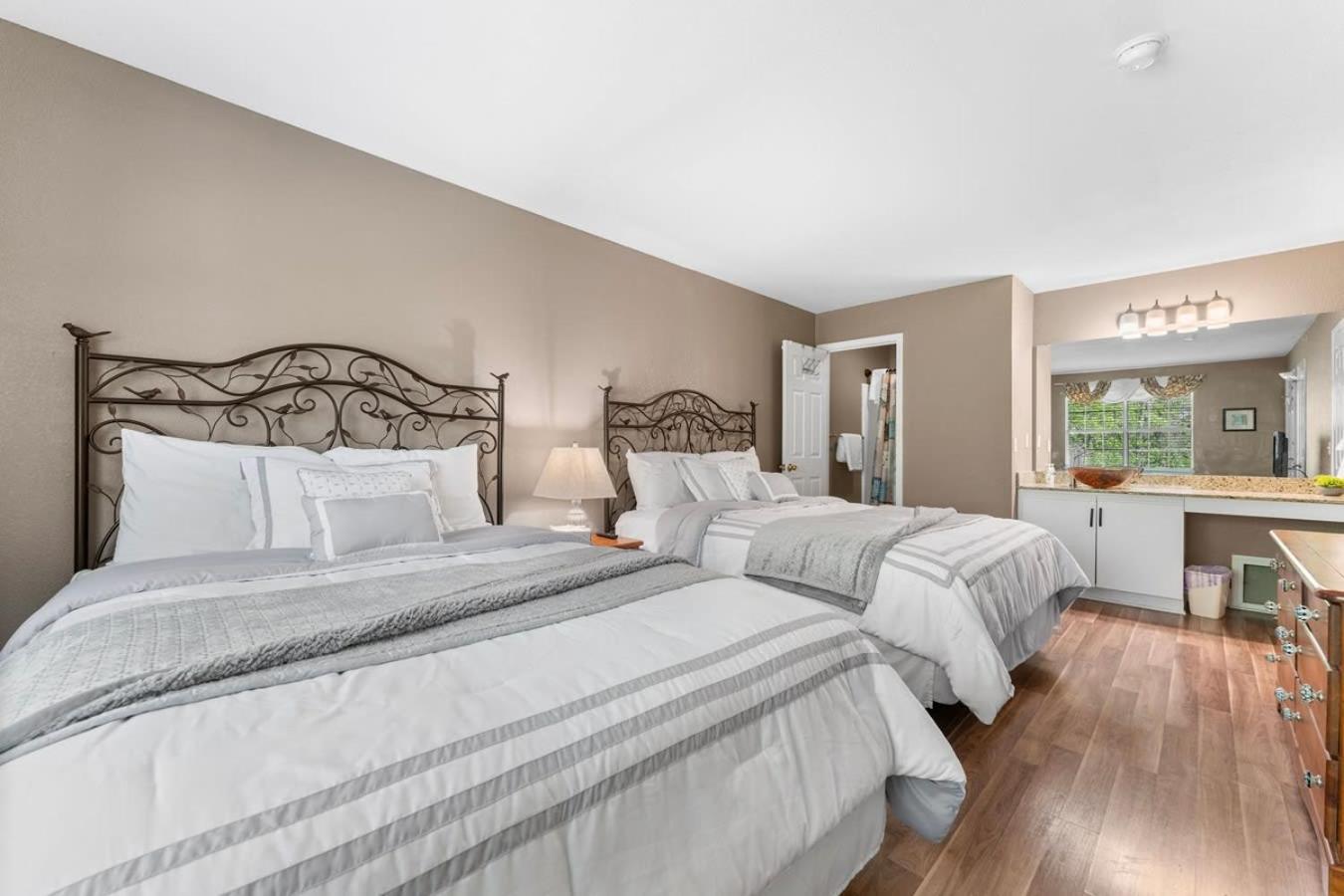 Penthouse Thousand Hills Golf Front Condo With Pool Close To 76 And Sleeps 8 Branson Exteriör bild